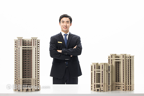 帥氣房產(chǎn)經(jīng)紀介紹新樓盤